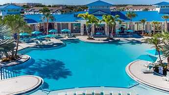 Luxurious Windsor Cay Retreat With Theater & Pool