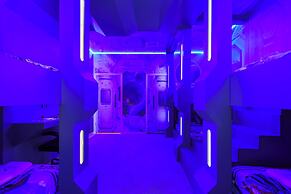 Luxurious Windsor Cay Retreat With Theater & Pool