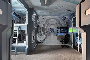 Epic Family Getaway: Themed Villa Near Disney !