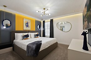 Epic Family Getaway: Themed Villa Near Disney !