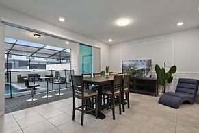 Family Getaway With Themed Rooms & Private Pool