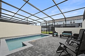 Family Getaway With Themed Rooms & Private Pool