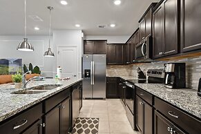 Family Getaway With Themed Rooms & Private Pool