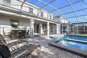 Green View Villa: 6 Beds, Pool & Resort Access