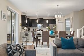 Green View Villa: 6 Beds, Pool & Resort Access