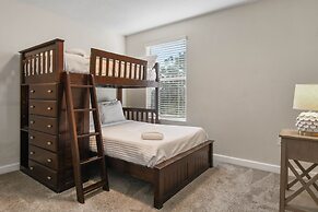 Green View Villa: 6 Beds, Pool & Resort Access