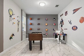 Green View Villa: 6 Beds, Pool & Resort Access