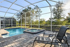 Green View Villa: 6 Beds, Pool & Resort Access