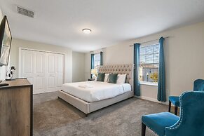 Green View Villa: 6 Beds, Pool & Resort Access