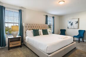 Green View Villa: 6 Beds, Pool & Resort Access