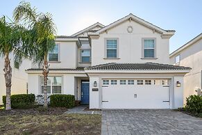 Green View Villa: 6 Beds, Pool & Resort Access