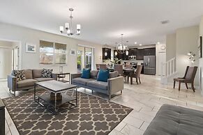 Green View Villa: 6 Beds, Pool & Resort Access