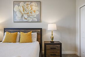 Green View Villa: 6 Beds, Pool & Resort Access