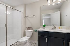 Green View Villa: 6 Beds, Pool & Resort Access