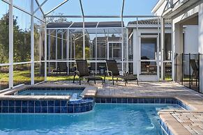 Green View Villa: 6 Beds, Pool & Resort Access