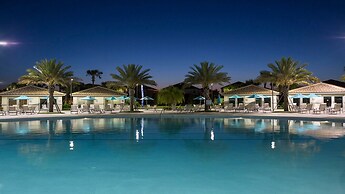 Green View Villa: 6 Beds, Pool & Resort Access