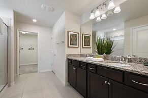 Lux Family Home in Exclusive Windsor Island Resort