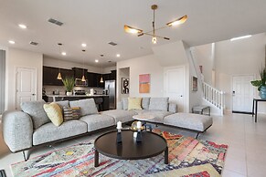 Lux Family Home in Exclusive Windsor Island Resort