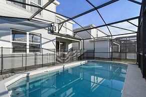 Lux Family Home in Exclusive Windsor Island Resort