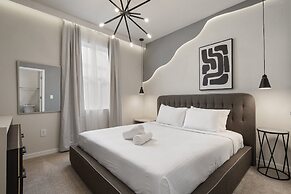 Lux Family Home in Exclusive Windsor Island Resort