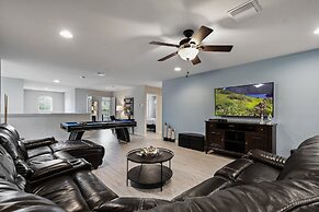 Ultimate 8BR Family Fun in Resort Near Disney!