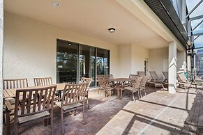 Ultimate 8BR Family Fun in Resort Near Disney!