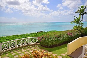 Beachfront Cosy And Romantic Condo - Nautilus 1 Bedroom Apts by Bluesc