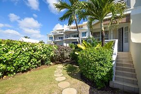 Beachfront Cosy And Romantic Condo - Nautilus 1 Bedroom Apts by Bluesc