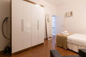 Refuge in Copacabana for two Nsc1011