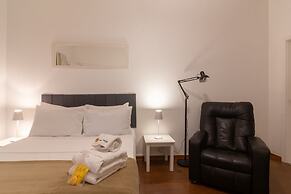 Refuge in Copacabana for two Nsc1011