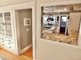 Beach City Craftsman - Walk to Beach