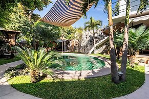 Cozy House with Pool and 3 Bedrooms