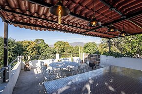 Cozy House with Pool and 3 Bedrooms