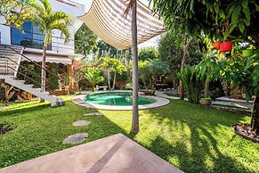 Cozy House with Pool and 3 Bedrooms