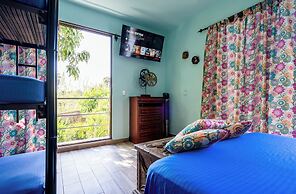 Cozy House with Pool and 3 Bedrooms