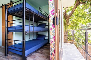 Cozy House with Pool and 3 Bedrooms