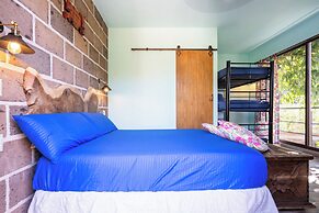 Cozy House with Pool and 3 Bedrooms