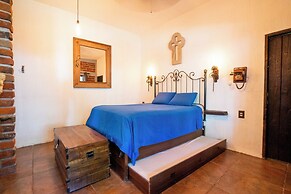 Cozy House with Pool and 3 Bedrooms