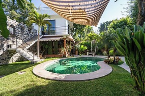 Cozy House with Pool and 3 Bedrooms