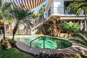 Cozy House with Pool and 3 Bedrooms