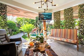 Cozy House with Pool and 3 Bedrooms