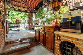 Cozy House with Pool and 3 Bedrooms