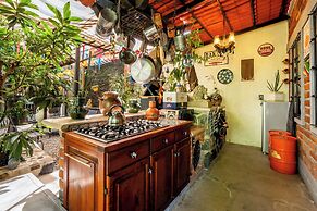 Cozy House with Pool and 3 Bedrooms