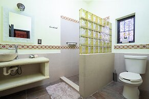 Cozy House with Pool and 3 Bedrooms