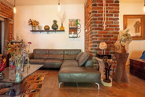 Cozy House with Pool and 3 Bedrooms