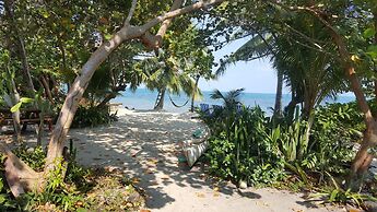 finca beach house and cabana