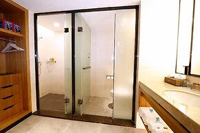 Rising Dragon International Hotel