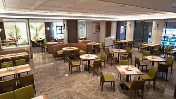 Rising Dragon International Hotel