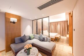 Rising Dragon International Hotel