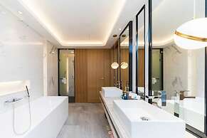 Rising Dragon International Hotel